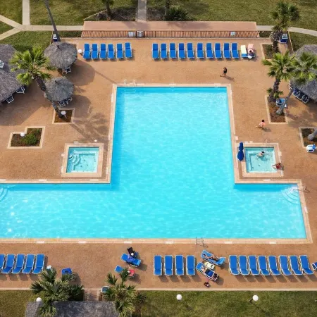Beachfront Hotspot - New Furnishings - Pool - 1st Floor
