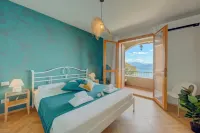 Pandora Lake Maggiore View and Private Beach - Happy Rentals - 4-Star