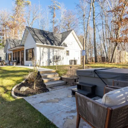 Cozy Cabin w Hot Tub, Fireplace, Near Nisswa and Crosslake