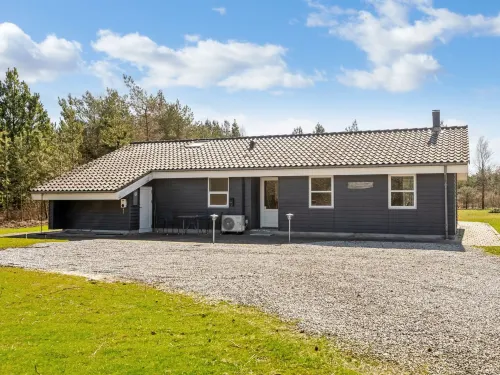 "Tamika" - 950m from the Sea