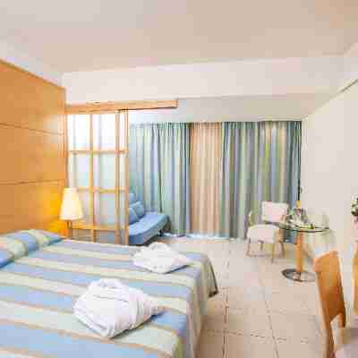Calypso Beach Rooms
