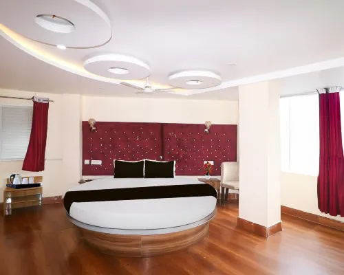 Super Deluxe Room Hotel Rise and Dine فنادق في دانباد