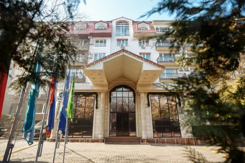 Hotel Kazzhol Almaty - ที่มีสปา