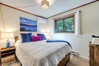 Lakefront Poconos Retreat w Hot Tub Dog Friendly