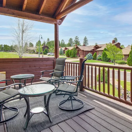Hike & Explore: Show Low Gem w/ Deck & Grill!