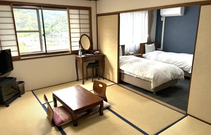 Tokoh Hotel