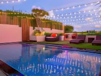 The Royal P Phuket Các khách sạn gần Trường Dowroongwittaya 
