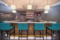 DoubleTree by Hilton Poughkeepsie, NY - bar