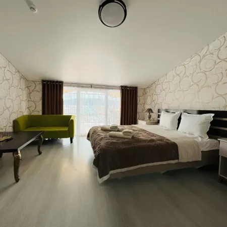 Golden Rose Hotel