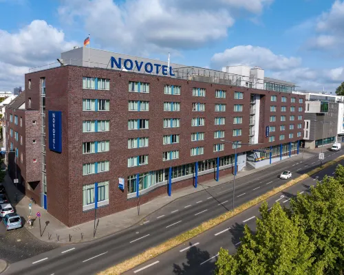 Novotel Koeln City Hotels near Poll