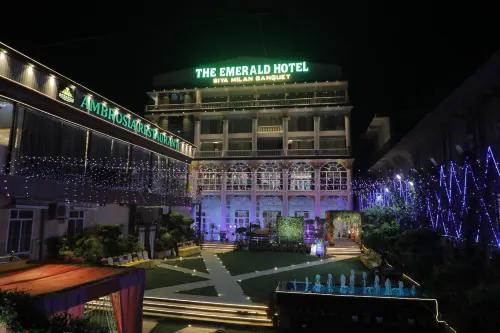The Emerald Hotel & Siya Milan Banquets