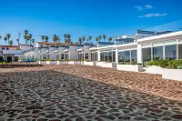 Dog-Friendly Suite with Hot Tub, Kitchenette, Heated Outdoor Pool, Private Patio - 2-Star