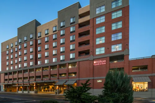 Hilton Garden Inn Tacoma Downtown - parking