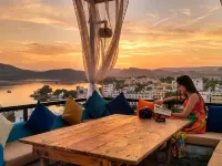 Hotel Udai Niwas by the Lake Hotels near Udaipur Train Station