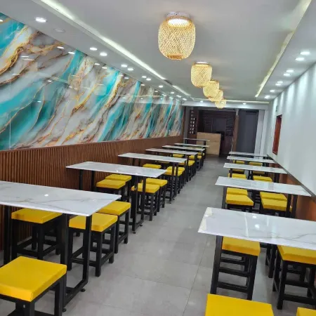 Hotel CGH Travel Inn Airport