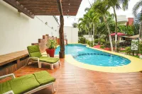 Hotel y Suites Los Encantos - Beach