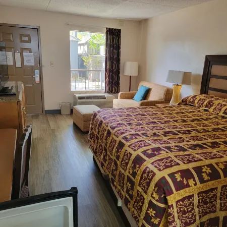 Studio 9 Inn & Suites