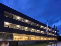 Ariti Grand Hotel Hotels near Serbian Museum