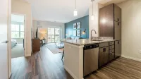 Landing Amazing 1bd, Gym, Courtyard - Apartments