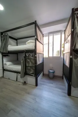 Be Happy Hostels