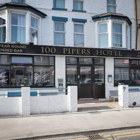 100 Pipers Hotel Отели рядом с достопримечательностью «Южный пирс»