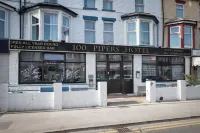 100 Pipers Hotel - Bed and Breakfasts