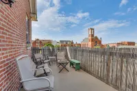 Walk Downtown: Inviting Historic Home in Dubuque! - spa