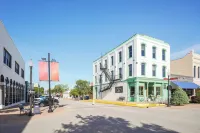 BEE in BRENHAM Holiday Cottage - Premium location walking distance to downtown - Boutique