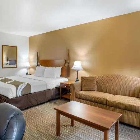 Quality Inn & Suites Tulare
