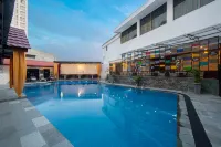 Grand Inna Tunjungan Hotel Surabaya - Pools