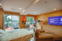 Waterfront Fox Lake Vacation Rental w/ Fire Pit! - Alloggi