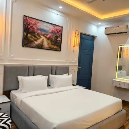 Macpro Inn Rubystone Express