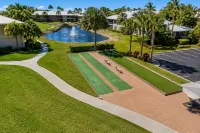 Naples Condo-Instant Book!  Modern Living + Golf Courses Near Fifth Ave & Marco - 4-Star