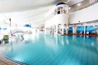 Chateraise Gateaux Kingdom Sapporo Hotel & Spa Resort - Pools