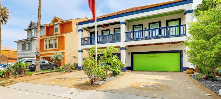 Steps to Beach: Oceanside Townhome w/ Heated Pool Hotels in Cameron County