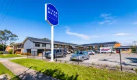 River Motel - parking