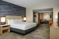 Embassy Suites by Hilton Charleston Airport Hotel & Convention Center - Breakfast