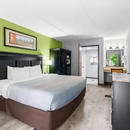 Quality Inn & Suites Gibsonia - Pittsburgh North