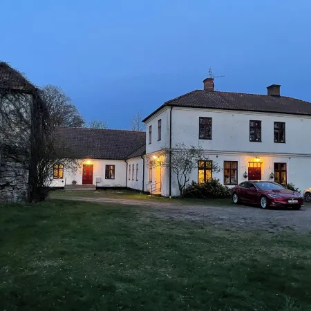 Tullesbo Sätesgård
