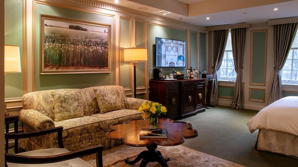Windsor Arms Hotel