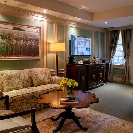 Windsor Arms Hotel