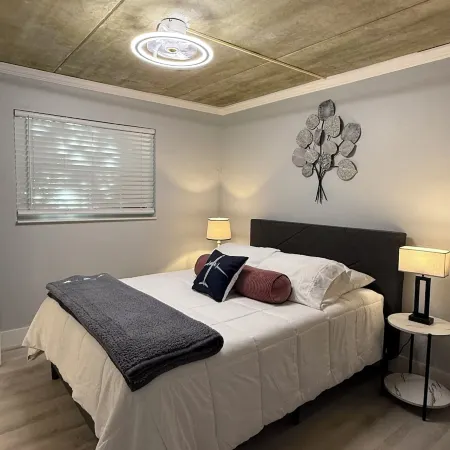 Beautiful Condo In The Heart Of Olde Naples!