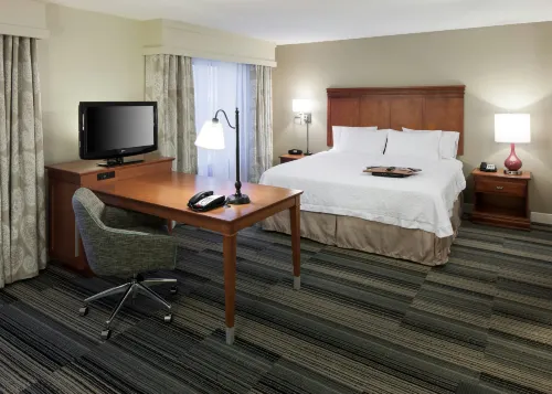 Hampton Inn & Suites Davenport - parking