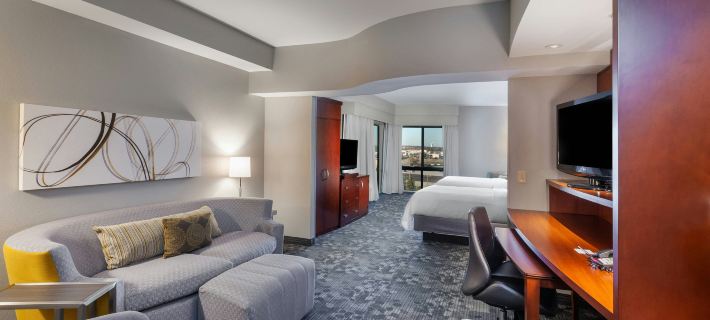 Courtyard Tulsa Woodland Hills Hotels in Tulsa County