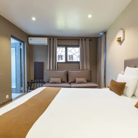 Fly Inn Madagascar Hotel - Navette Gratuite H24 - à 300m de l'Aéroport International