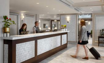 Chateau Victoria Hotel & Suites