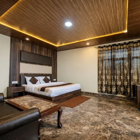Hotel Himdhara, Near Mall Road Dalhousie
