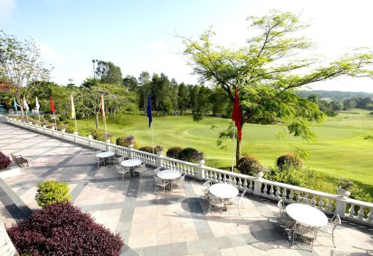 풀라이 스프링스 리조트