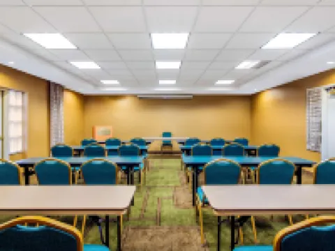 La Quinta Inn & Suites by Wyndham Fremont / Silicon Valley Hotels in Fremont