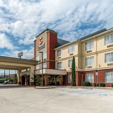 Comfort Inn & Suites Millbrook-Prattville Hotels in Millbrook